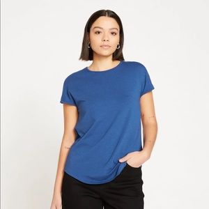 Universal Standard cap sleeve tee rex in Navy Peony - size XS (10-12)